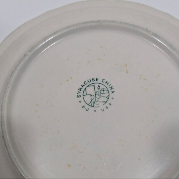 Syracuse China White Ceramic Dinner Plate Scalloped Edge USA Vintage - Picture 7 of 7